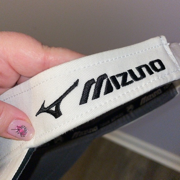 Mizuno Tour Series Embroidered White Visor Hat OS - Picture 10 of 11